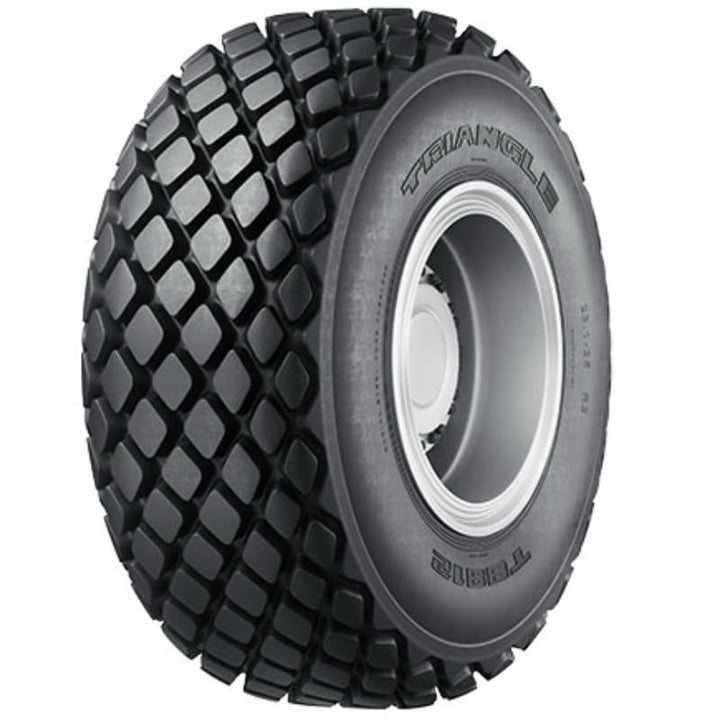 إطار زراعي من ماركة تراينجل، بنقشة مصممة لتقليل الضغط على التربة و حماية المحاصيل - متجر إطاراتكم